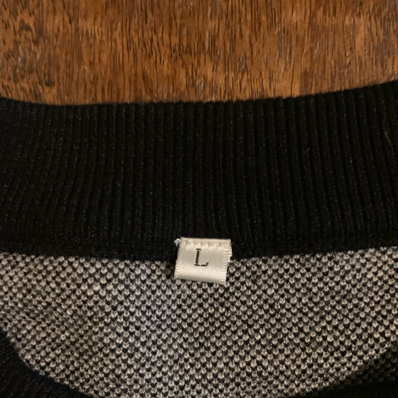 Black Air Unisex Size Large Black & White Knit Anime Crewneck Sweater - Picture 6 of 10